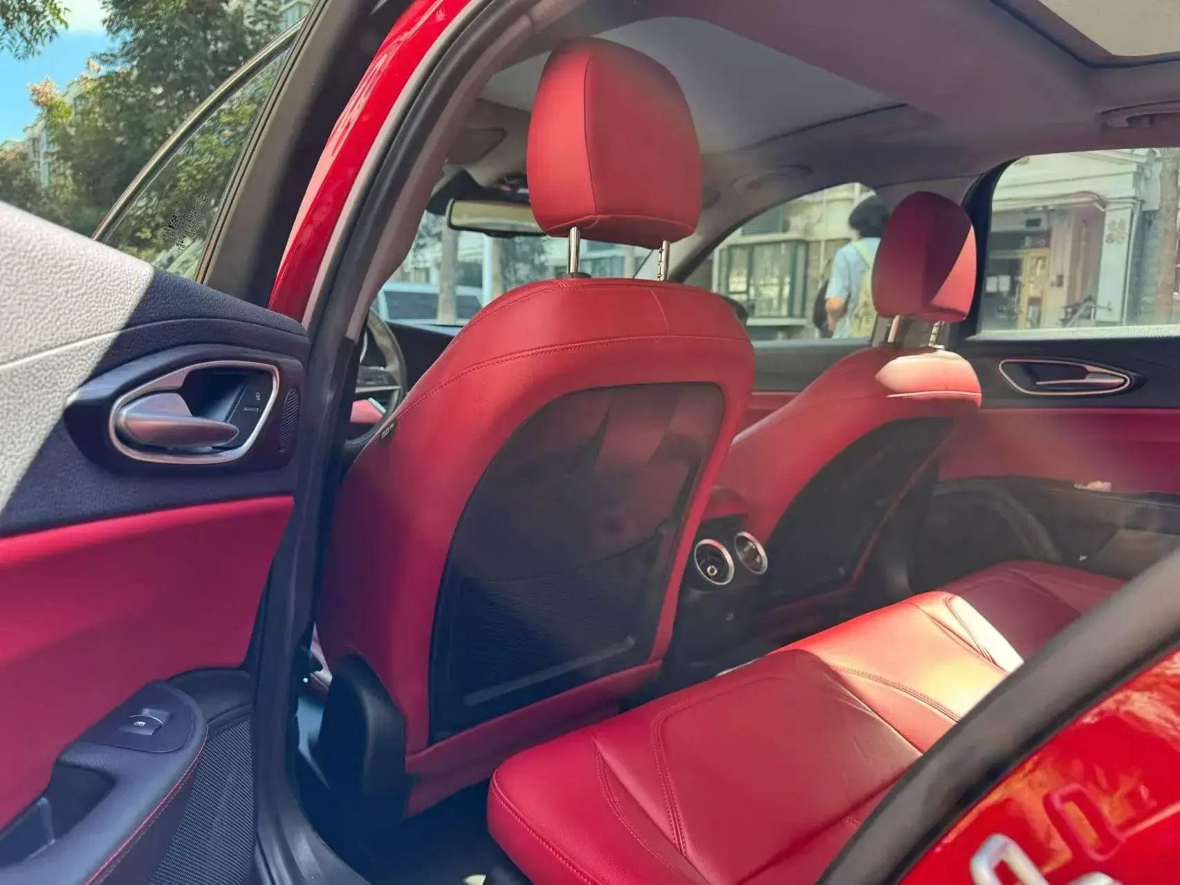 2017 ALFA ROMEO thumbnail 4