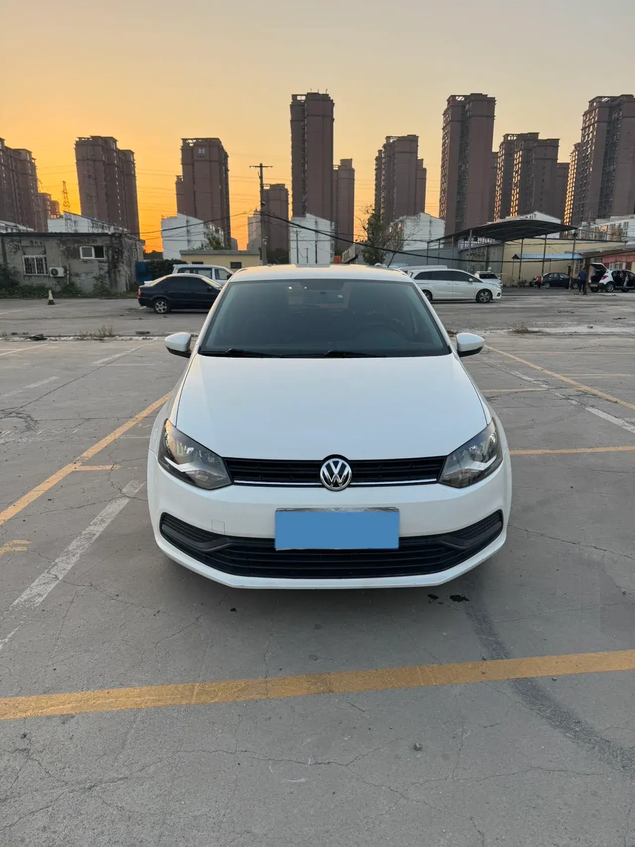 2016 VOLKSWAGEN POLO thumbnail 2