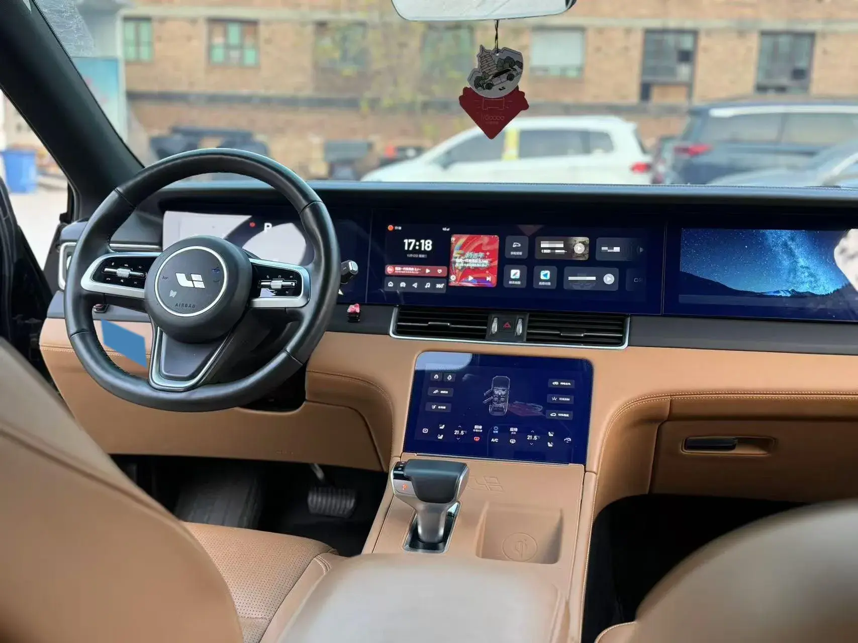 2021 LI ONE thumbnail 3