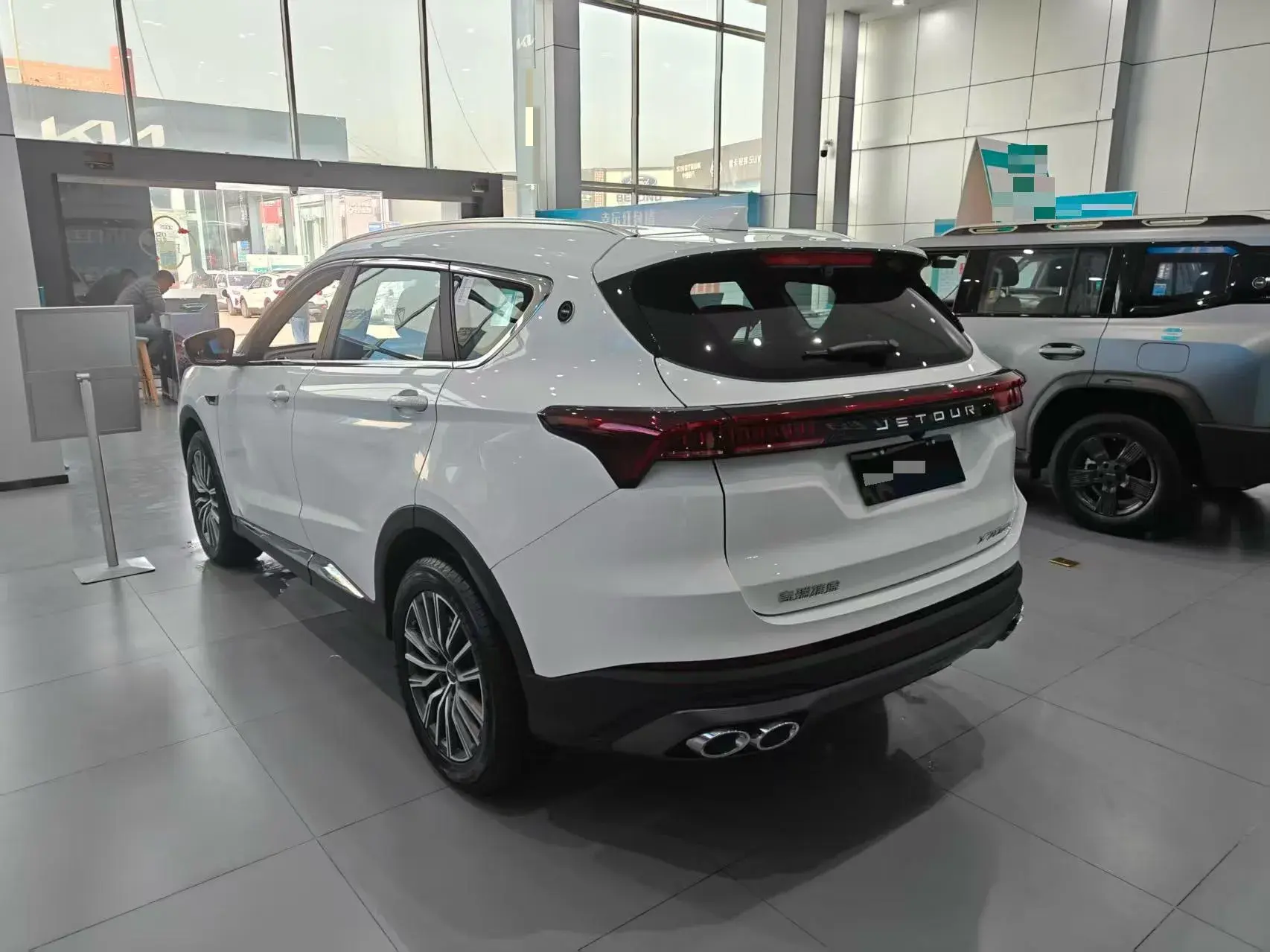 2025 JETOUR X70 thumbnail 4