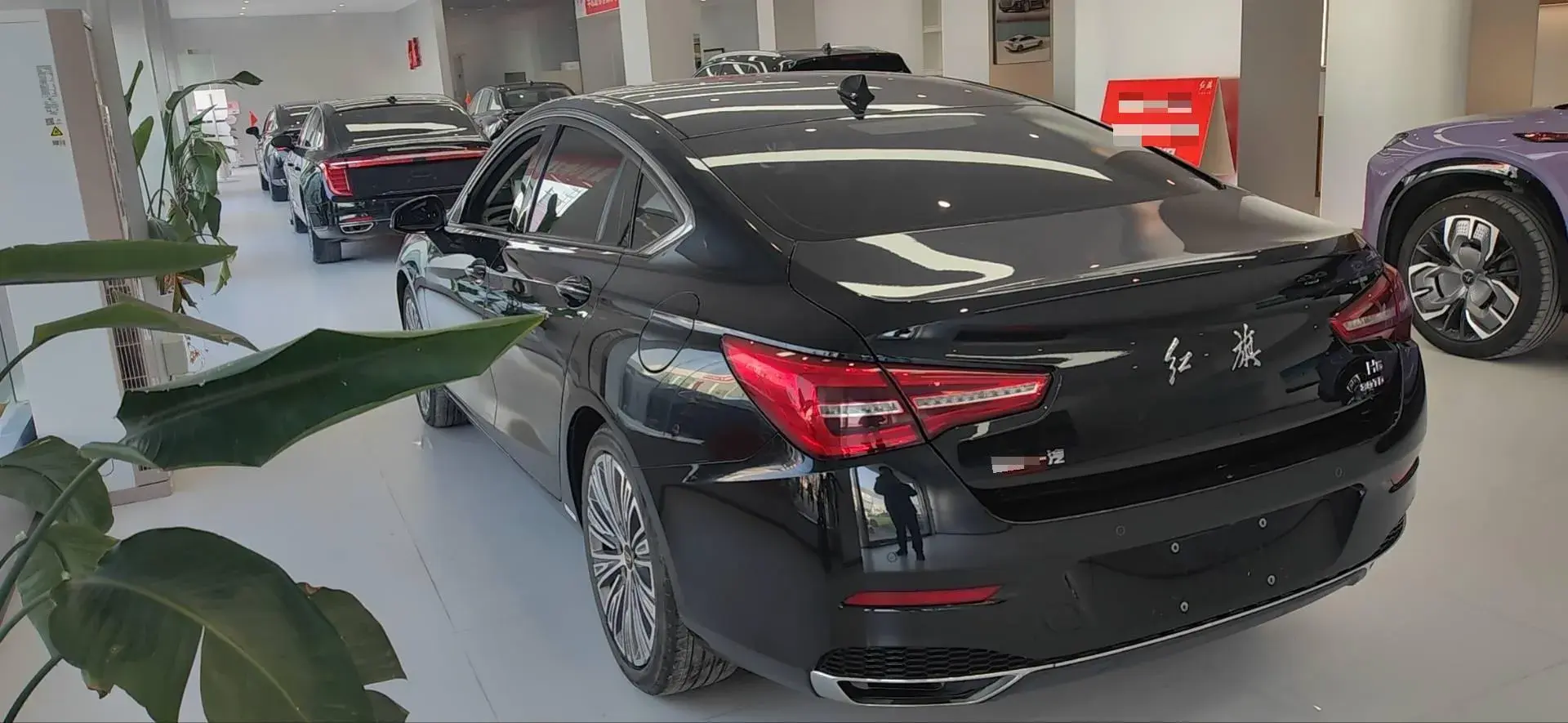 2022 HONGQI H5 thumbnail 4