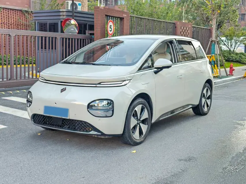 2023 BaoJun Cloud BEV 50.6KWH