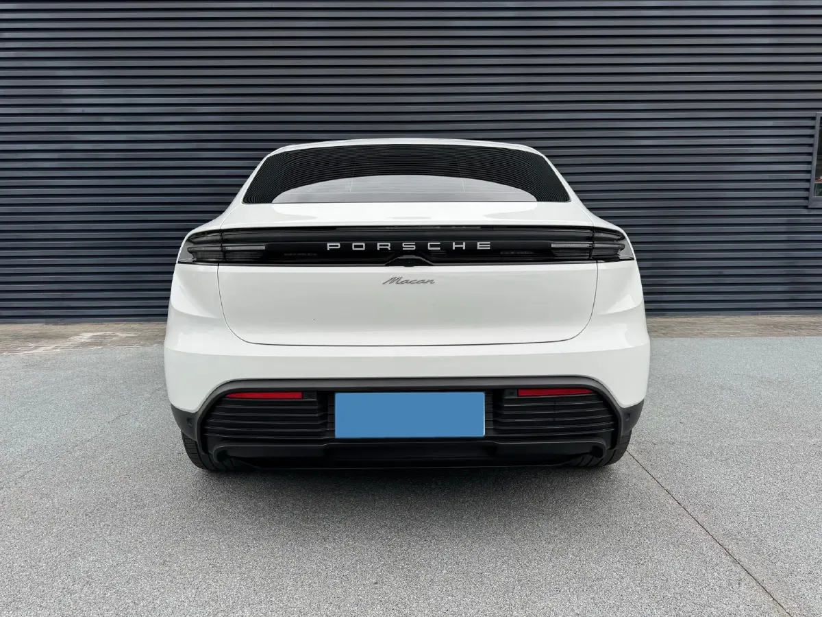 2024 Porsche Macan All-Electric BEV 100KWH,autocango,china used car exporter,china ev exporter,chinese used car exporter,chinese used ev exporter