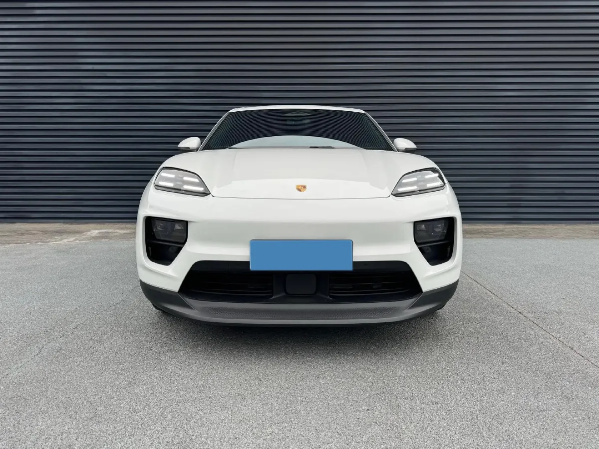 2024 Porsche Macan All-Electric BEV 100KWH,autocango,china used car exporter,china ev exporter,chinese used car exporter,chinese used ev exporter