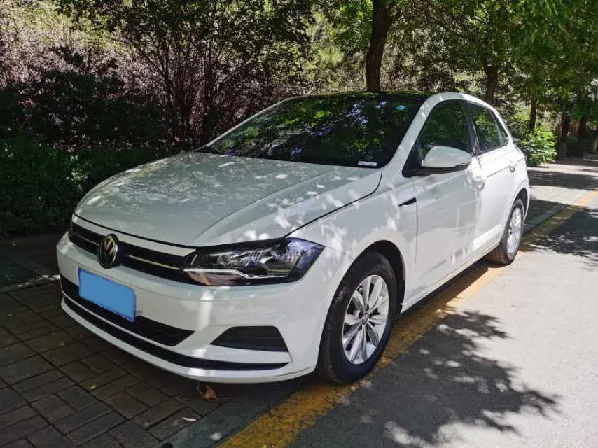 2019 VOLKSWAGEN POLO view 1