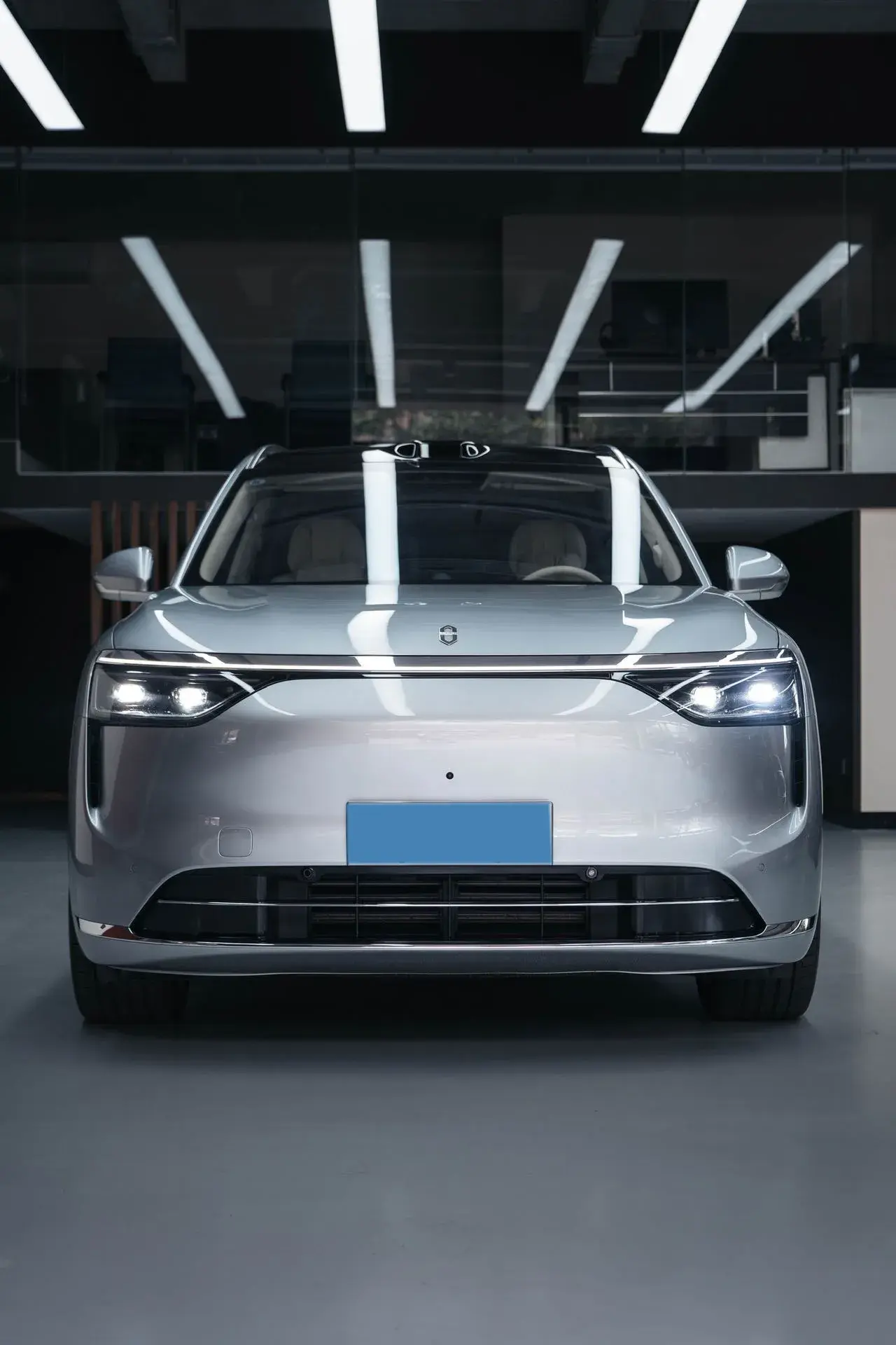 2025 AITO AITO thumbnail 2