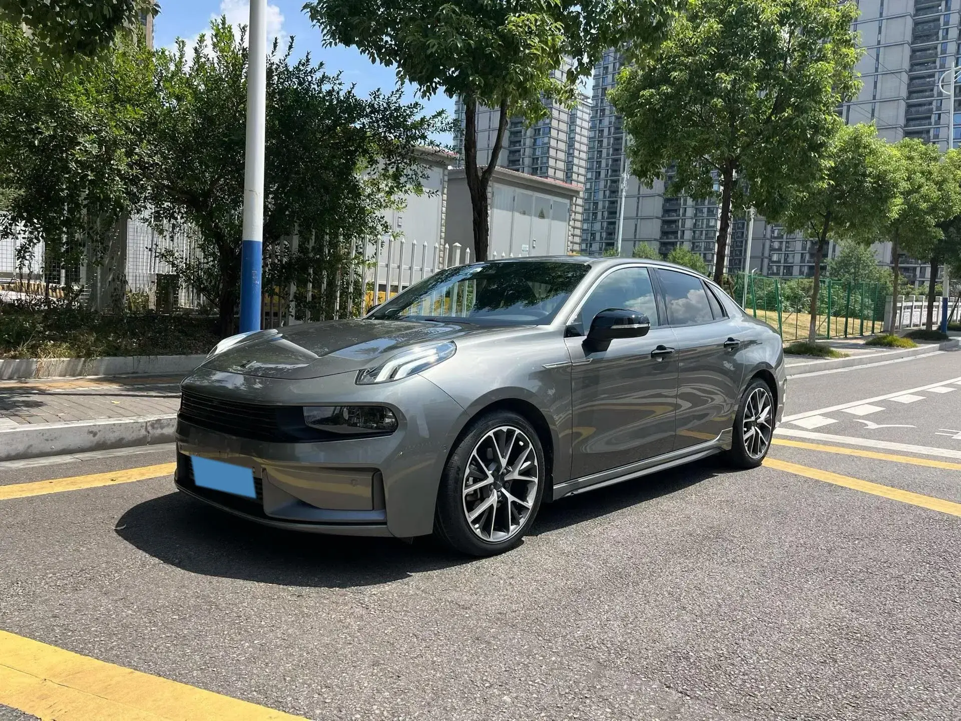 2022 LYNK&CO 03 view 1