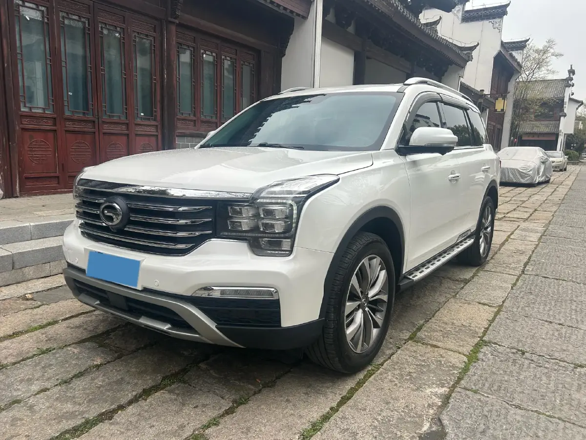 2017 GAC Trumpchi GS8 2.0T 201HP L4 6AT