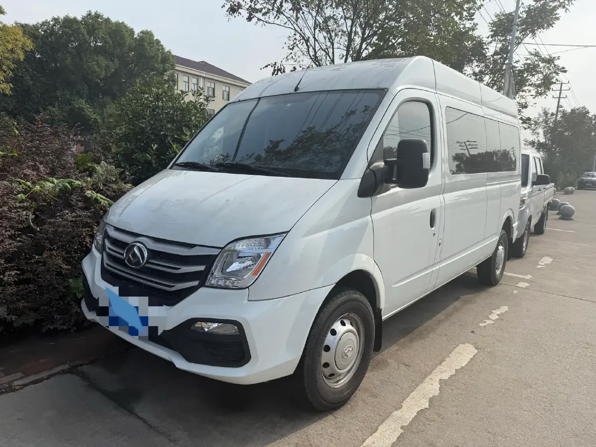 2024 MAXUS XinTu V80 2.0T 147HP L4 6MT