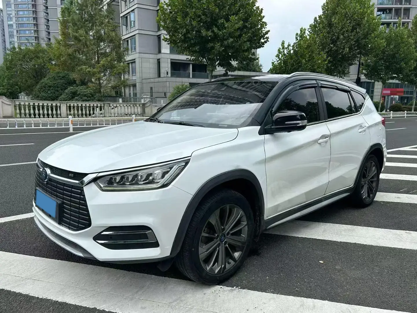 2019 BYD SONG view 1