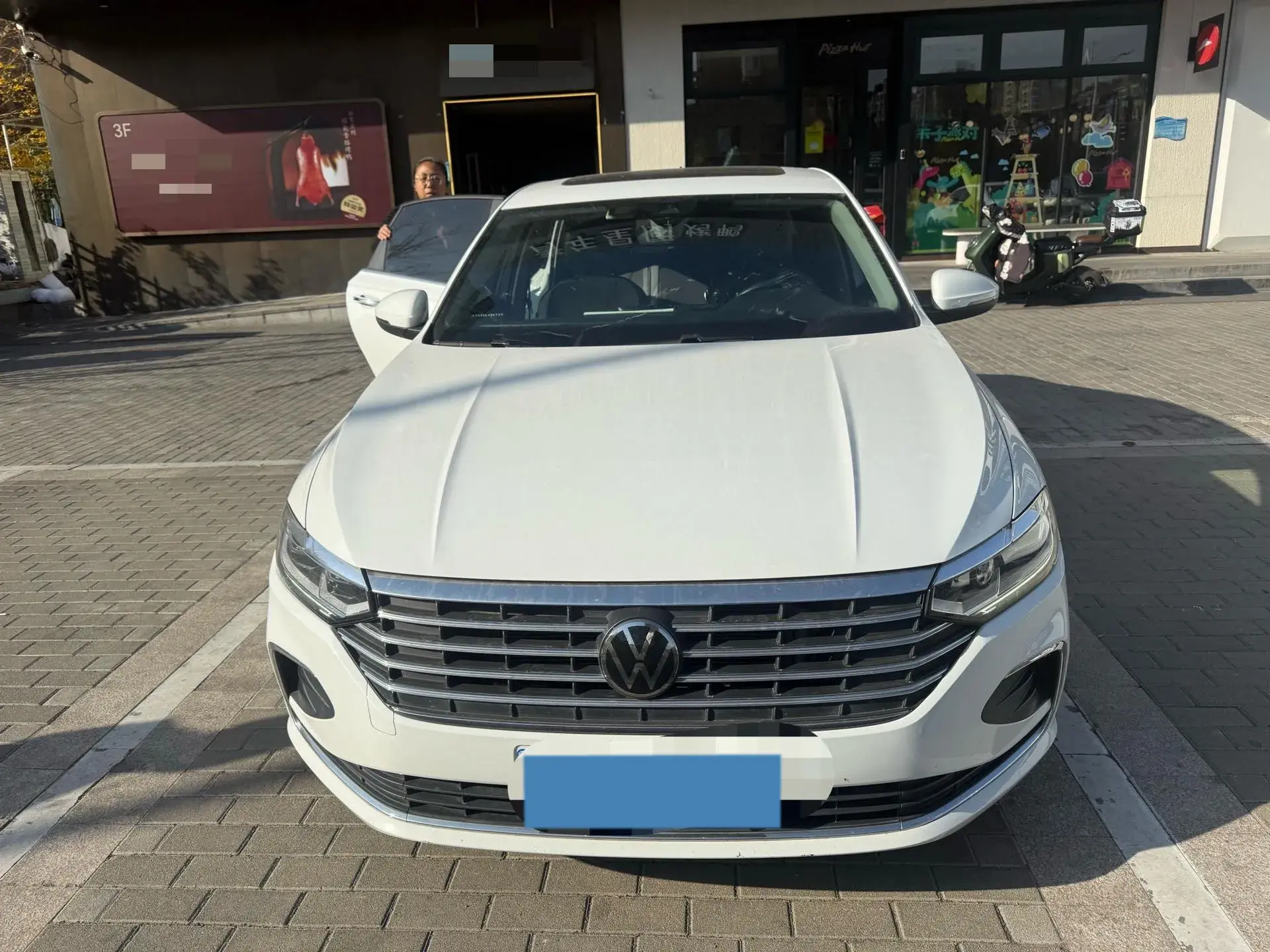 2024 VOLKSWAGEN LAVIDA thumbnail 2