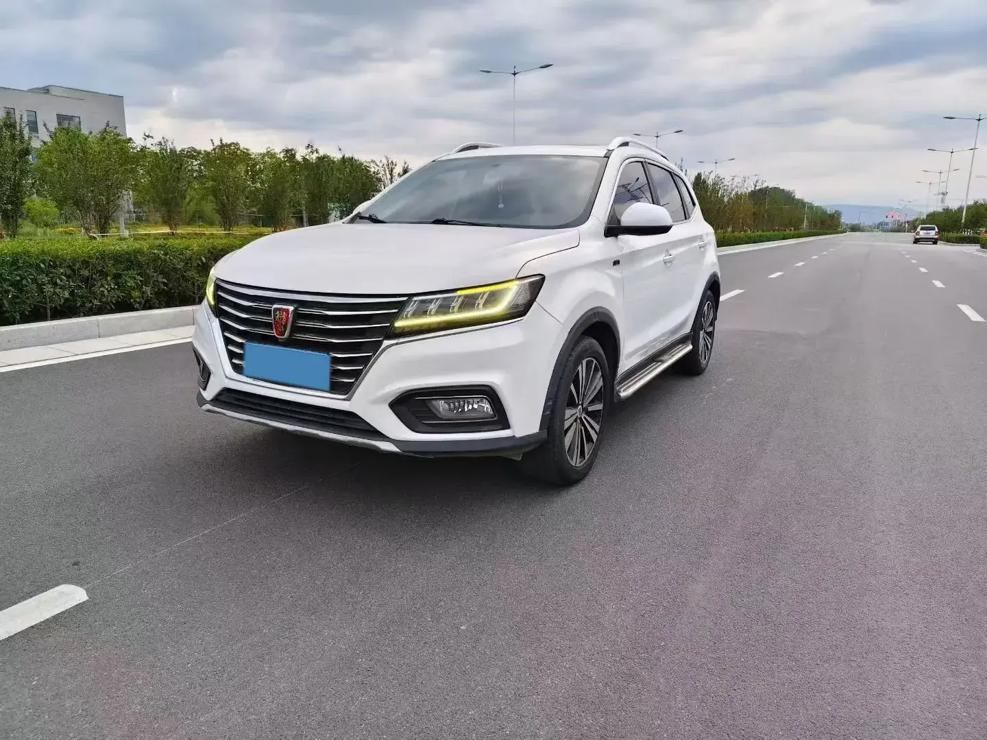 2020 ROEWE RX5 view 1