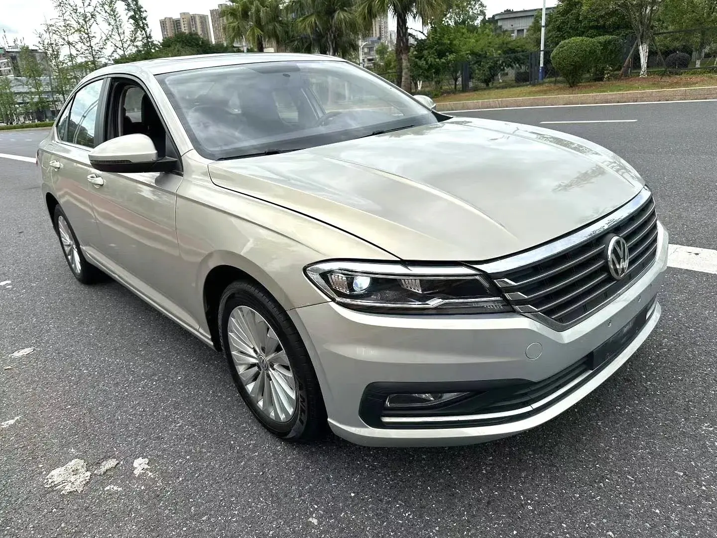 2019 VOLKSWAGEN LAVIDA thumbnail 2