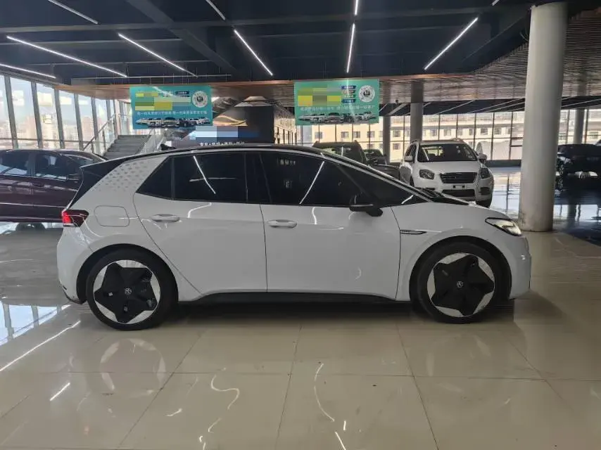 2023 VOLKSWAGEN ID.3 thumbnail 4