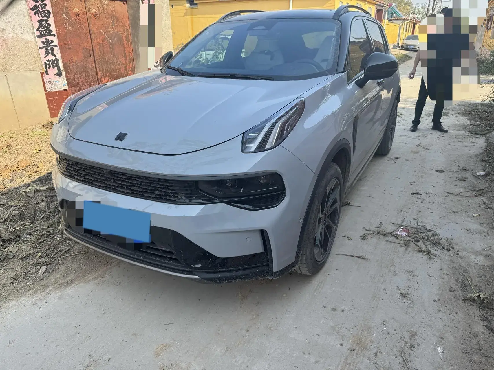 2022 LYNK&CO 01 view 1