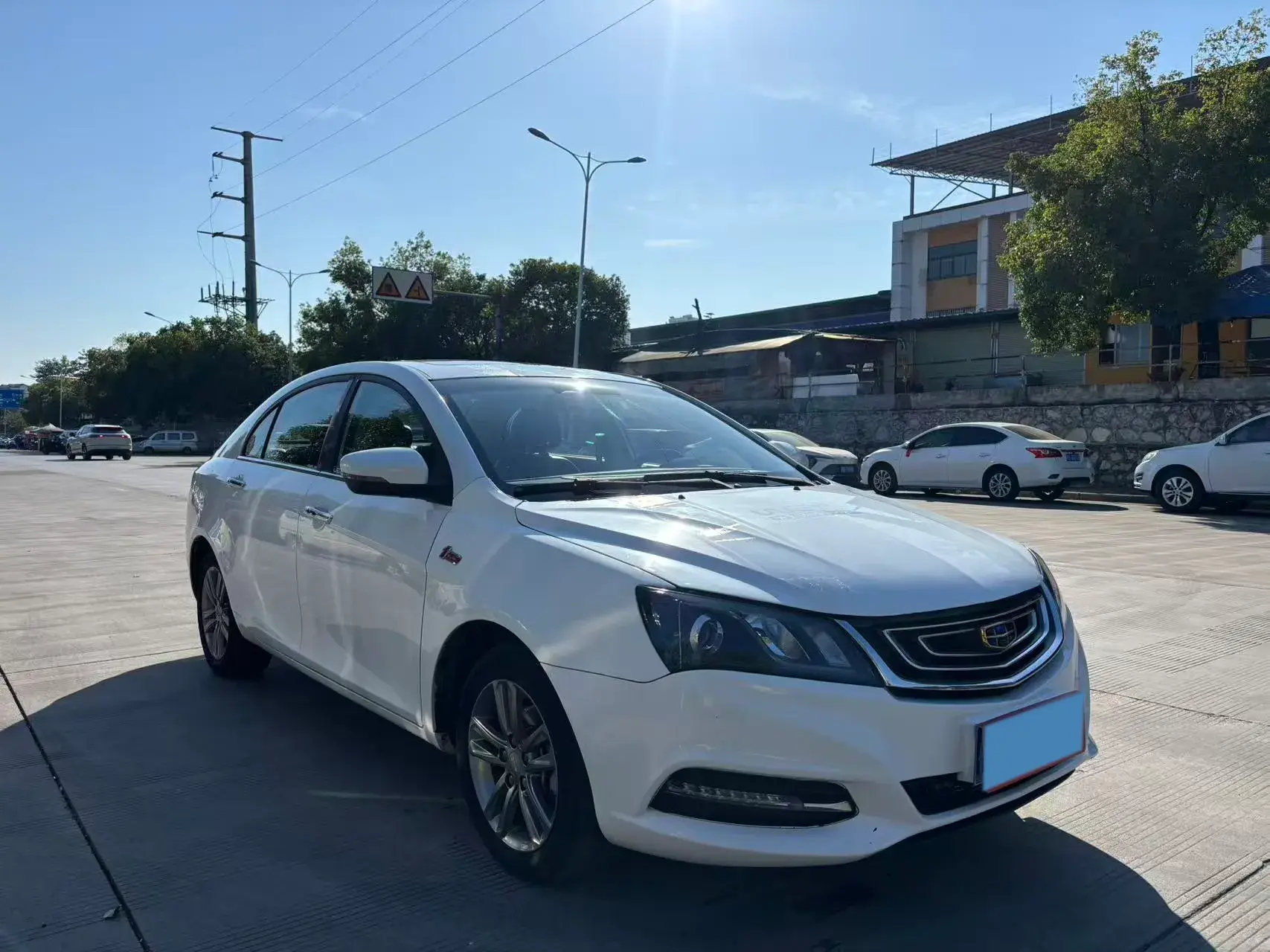 2017 GEELY EMGRAND thumbnail 3