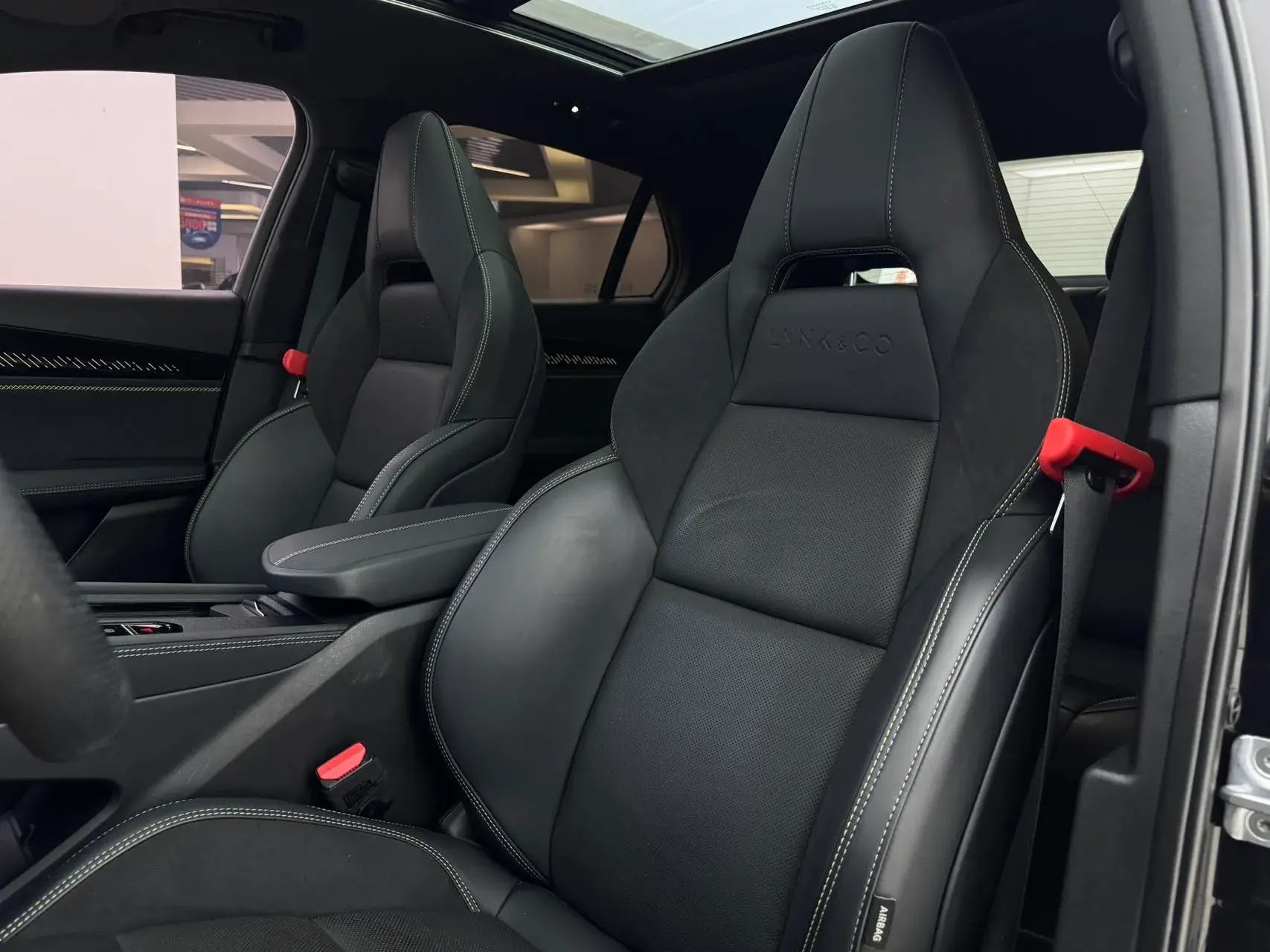 2023 LYNK&CO 03 thumbnail 4