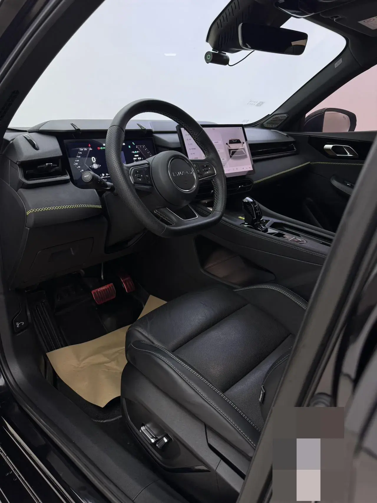 2023 LYNK&CO 03 thumbnail 2