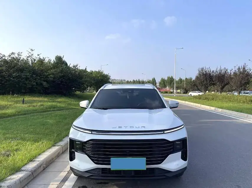 2025 JETOUR X70 thumbnail 2