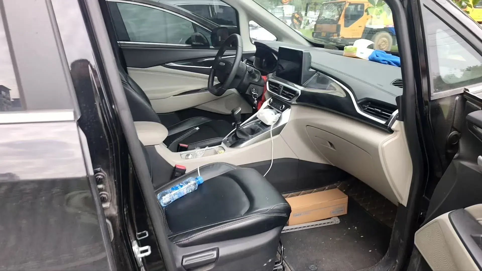 2023 MAXUS G50 thumbnail 2