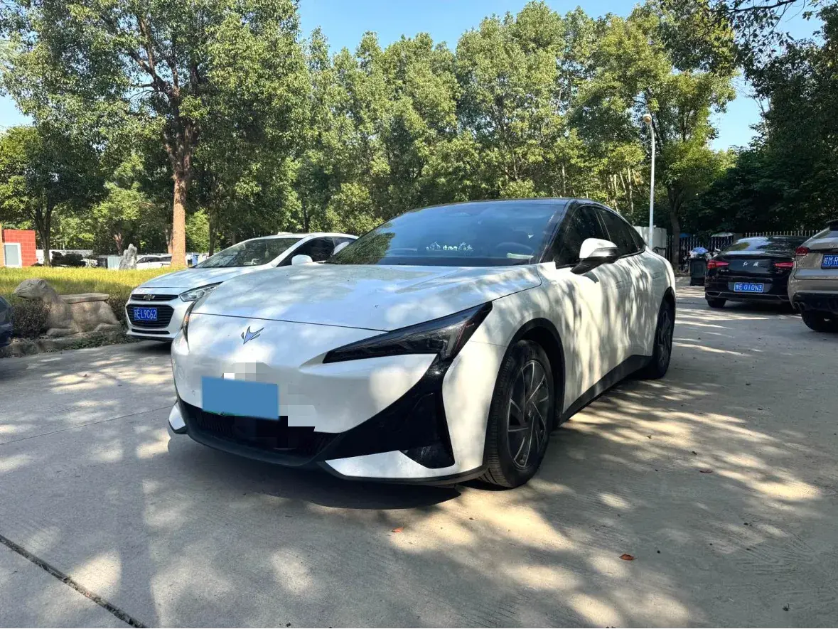 2024 ARCFOX αS5 BEV 65KWH