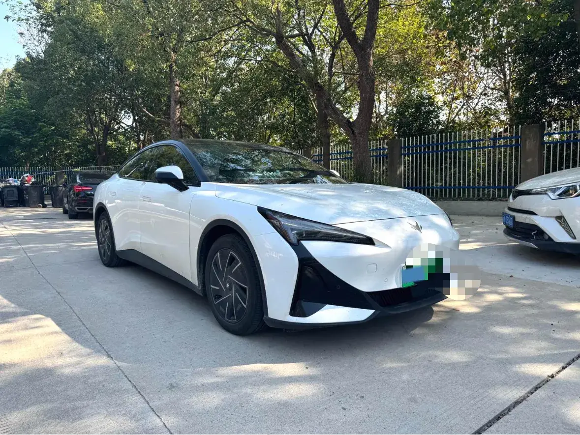 2024 ARCFOX ΑS5 thumbnail 2