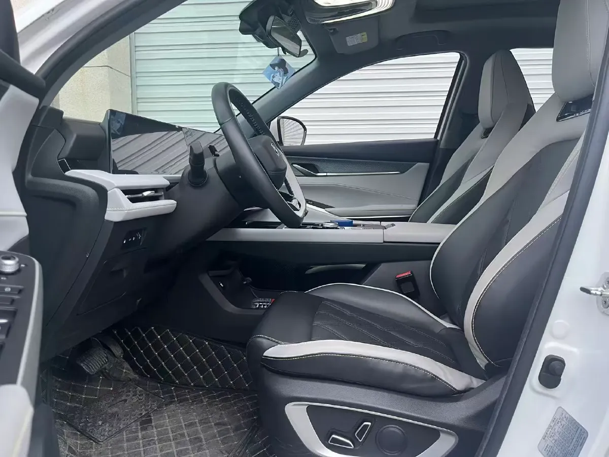 2023 ChangAn CS75 Plus iDD 1.5T 170HP L4 6TCT PHEV 28.39KWH,autocango,china used car exporter,china ev exporter,chinese used car exporter,chinese used ev exporter