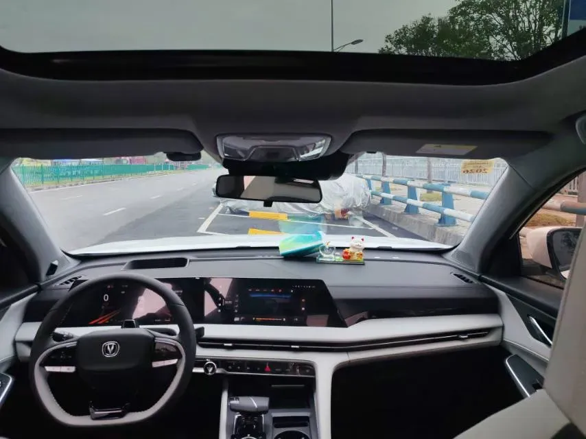 2024 ChangAn CS75 Plus 1.5T 188HP L4 8AT,autocango,china used car exporter,china ev exporter,chinese used car exporter,chinese used ev exporter