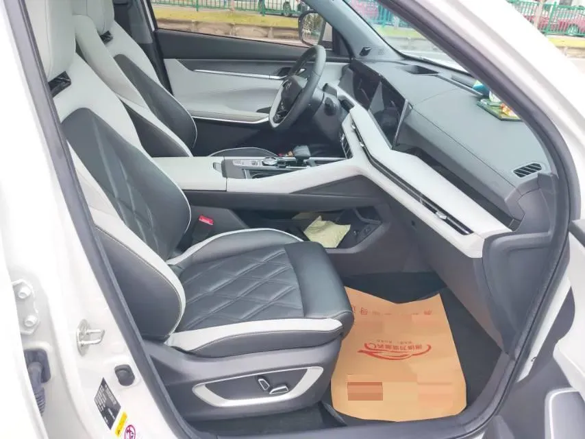 2024 ChangAn CS75 Plus 1.5T 188HP L4 8AT,autocango,china used car exporter,china ev exporter,chinese used car exporter,chinese used ev exporter