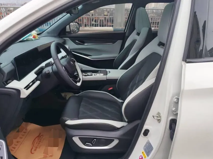 2024 ChangAn CS75 Plus 1.5T 188HP L4 8AT,autocango,china used car exporter,china ev exporter,chinese used car exporter,chinese used ev exporter