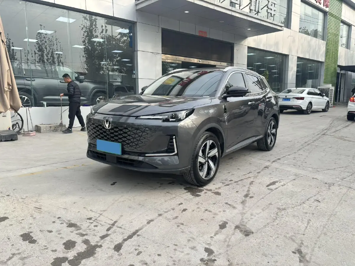 2025 ChangAn CS55 Plus 1.5T 192HP L4 7DCT