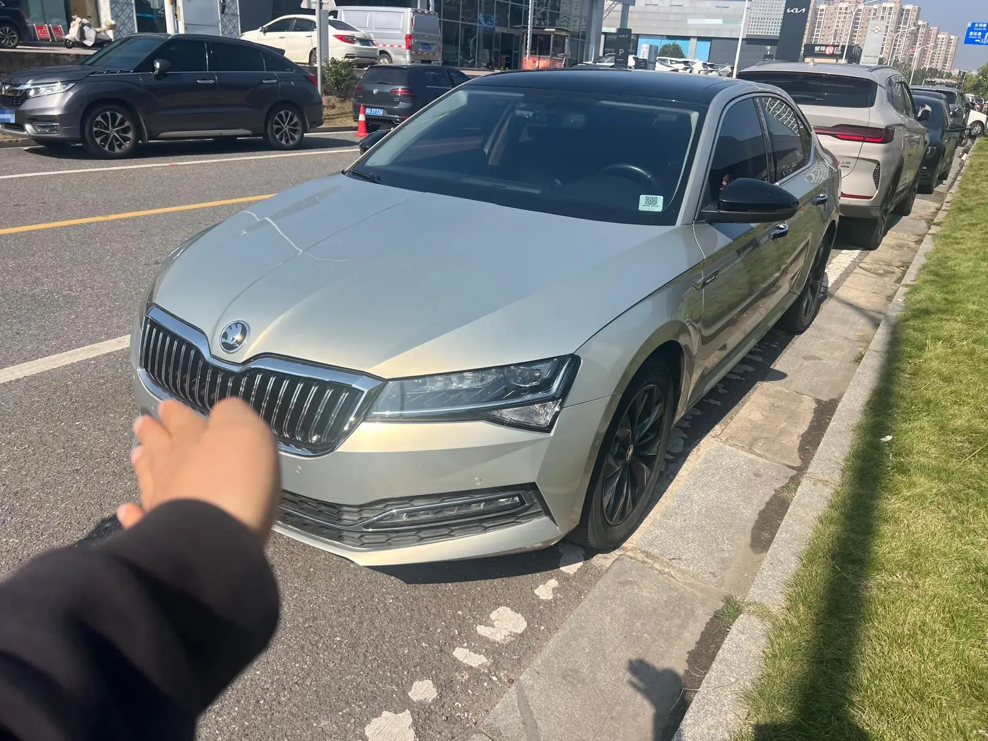 2019 SKODA SUPERB view 1