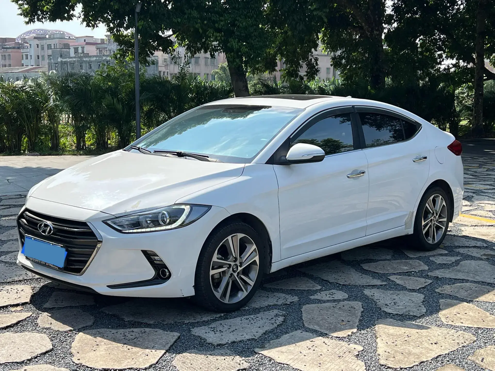2016 HYUNDAI ELANTRA view 1