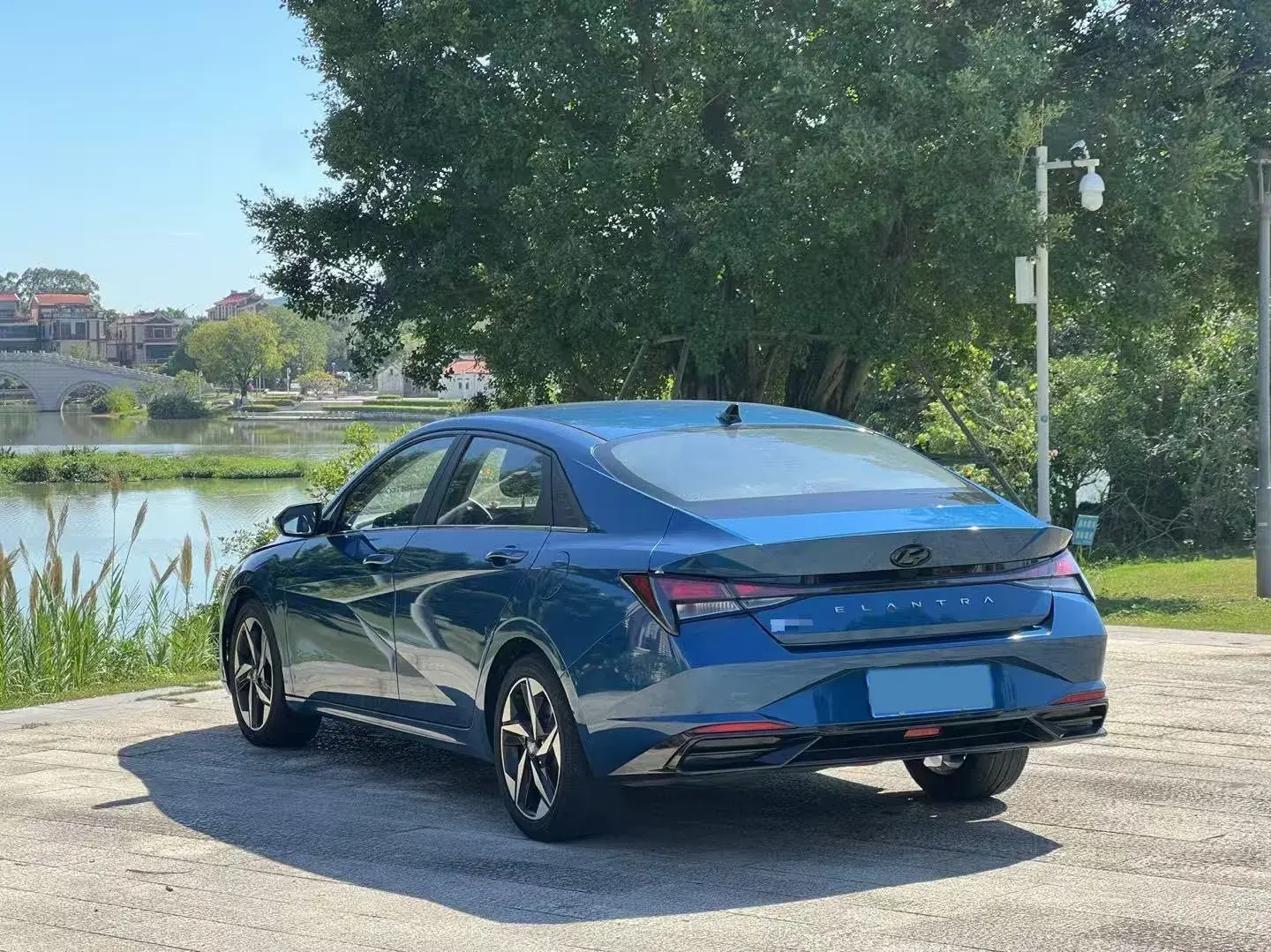 2022 HYUNDAI ELANTRA thumbnail 4