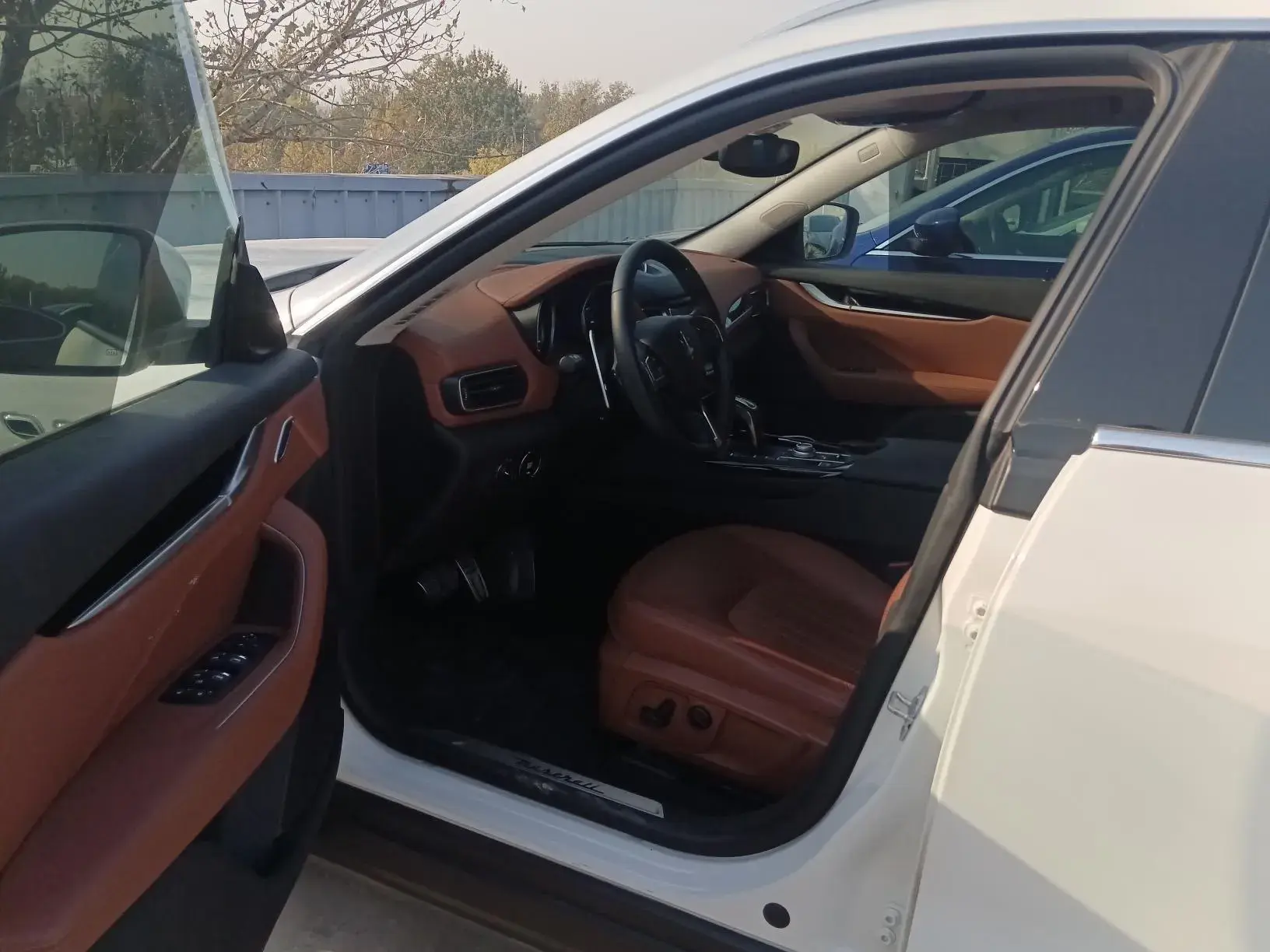 2019 MASERATI LEVANTE thumbnail 4