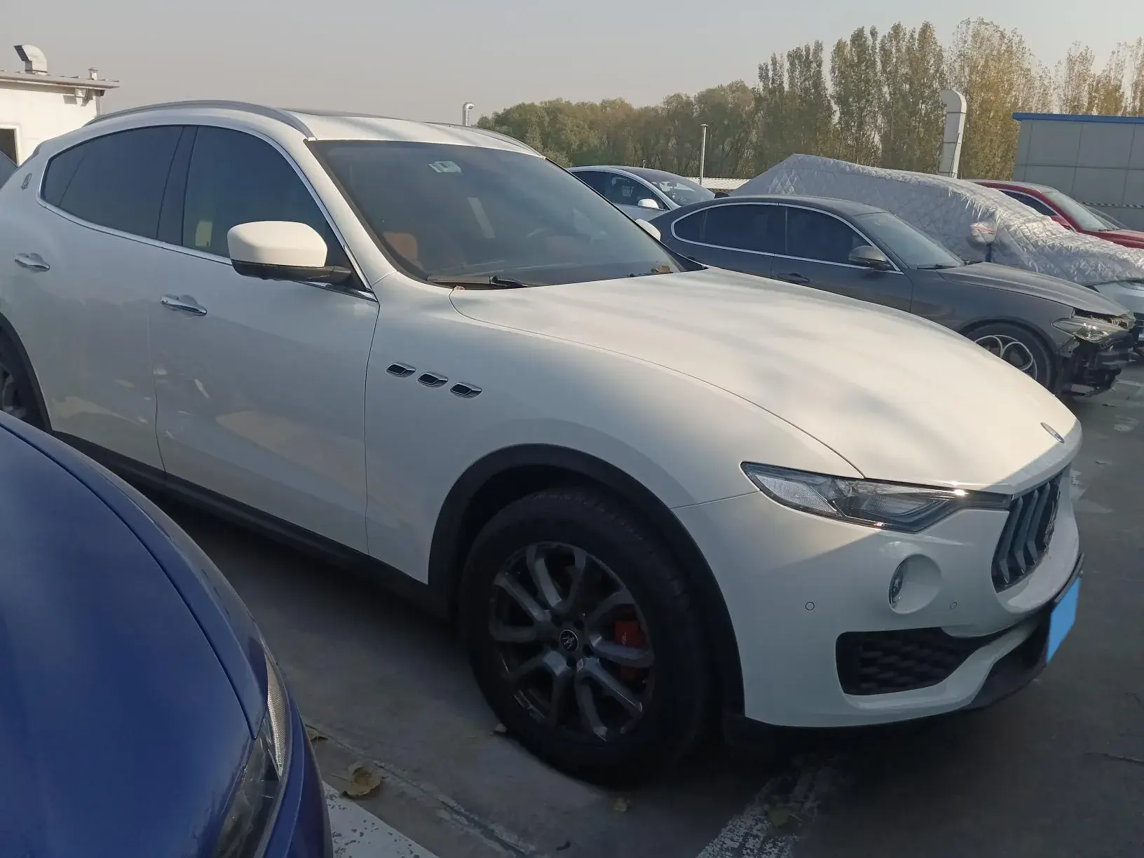 2019 MASERATI LEVANTE thumbnail 2