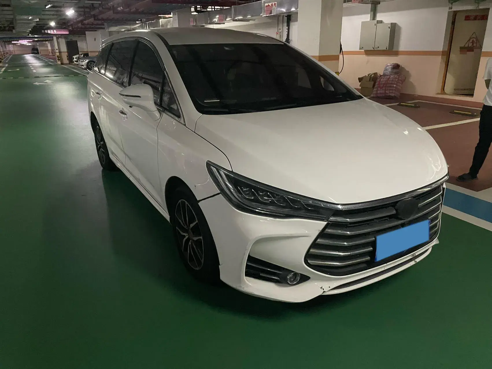 2018 BYD SONG thumbnail 3