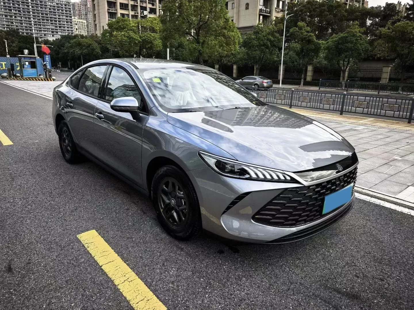 2024 BYD QIN thumbnail 3