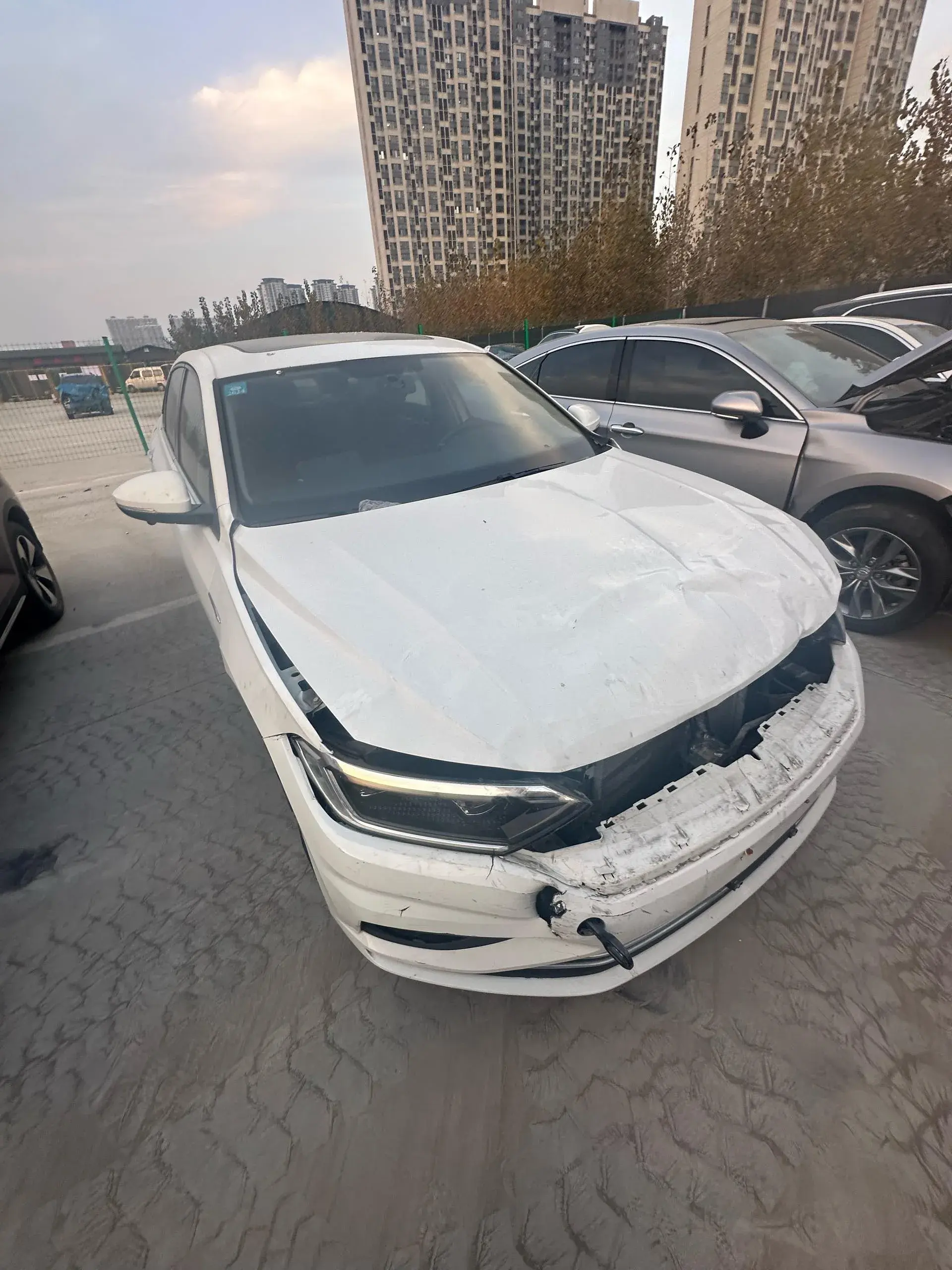 2022 VOLKSWAGEN SAGITAR thumbnail 3