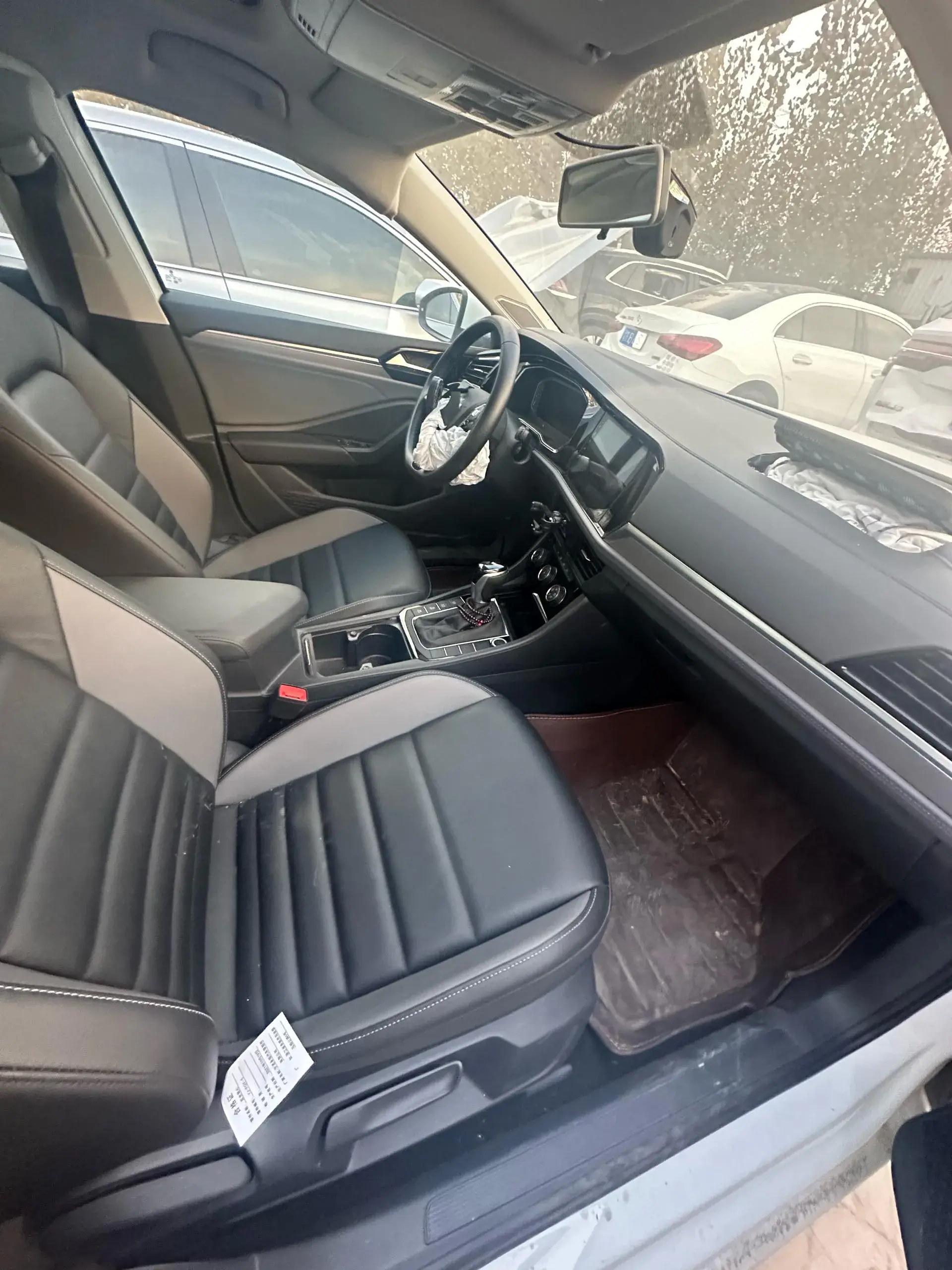 2022 VOLKSWAGEN SAGITAR thumbnail 4