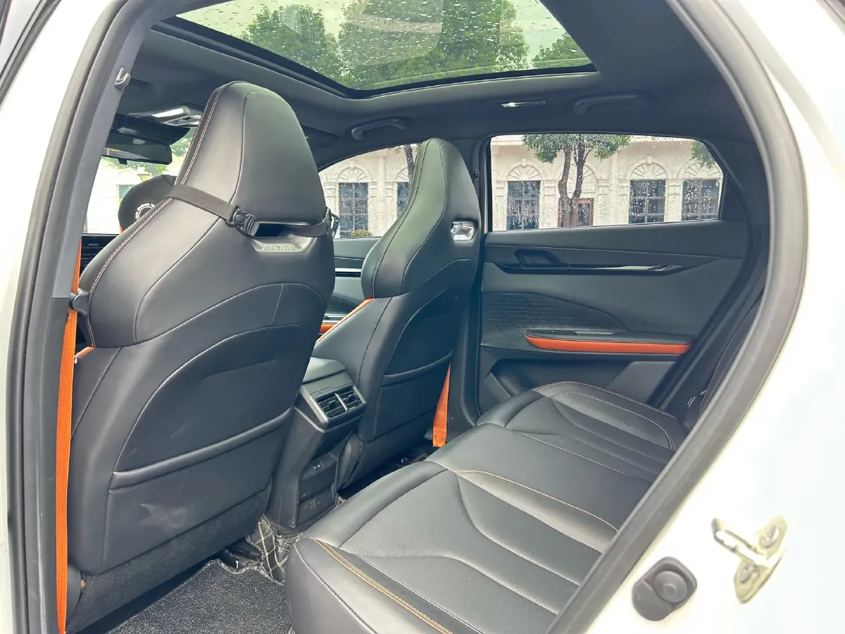 2023 ChangAn UNI-V 1.5T 188HP L4 7DCT,autocango,china used car exporter,china ev exporter,chinese used car exporter,chinese used ev exporter