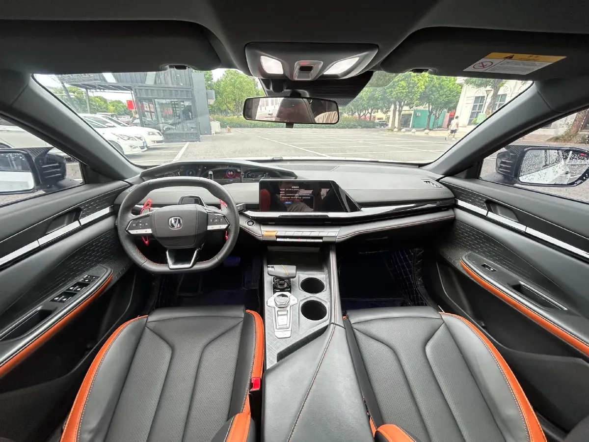 2023 ChangAn UNI-V 1.5T 188HP L4 7DCT,autocango,china used car exporter,china ev exporter,chinese used car exporter,chinese used ev exporter