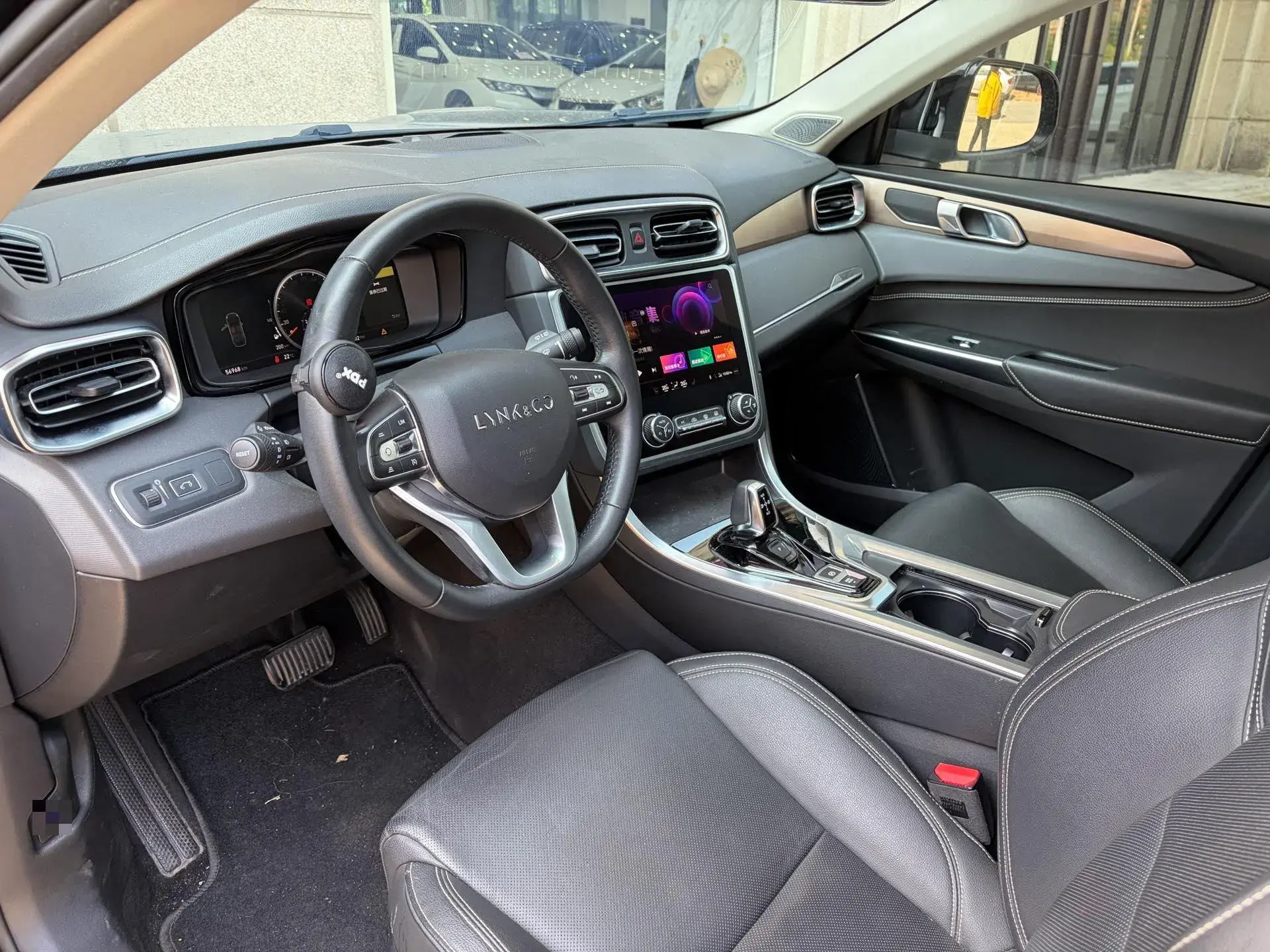 2019 LYNK&CO 01 thumbnail 4