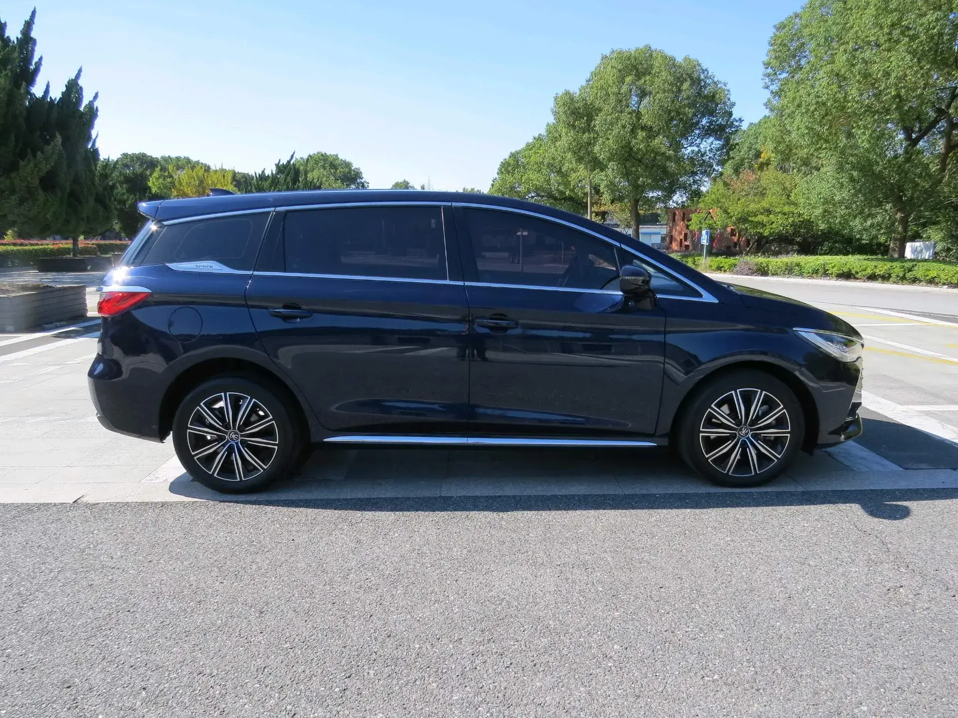 2019 BYD SONG thumbnail 3