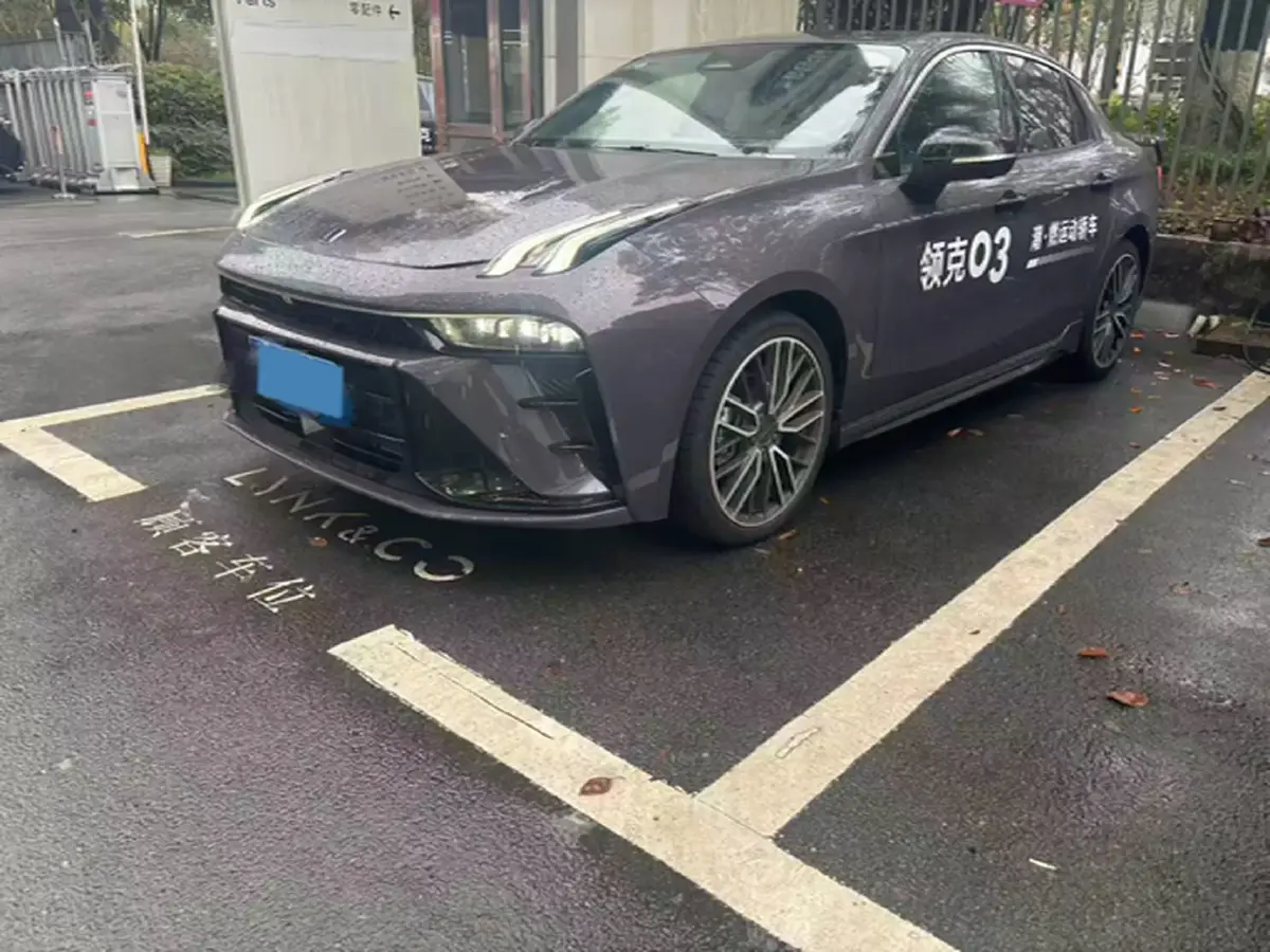 2025 LYNK&CO 03 2.0T 254HP L4 7DCT