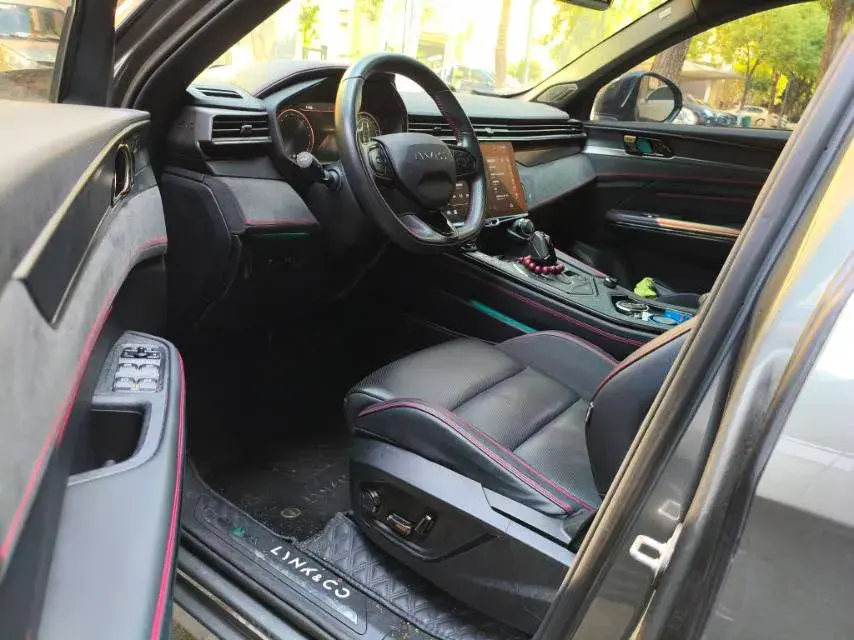 2022 LYNK&CO 05 thumbnail 3