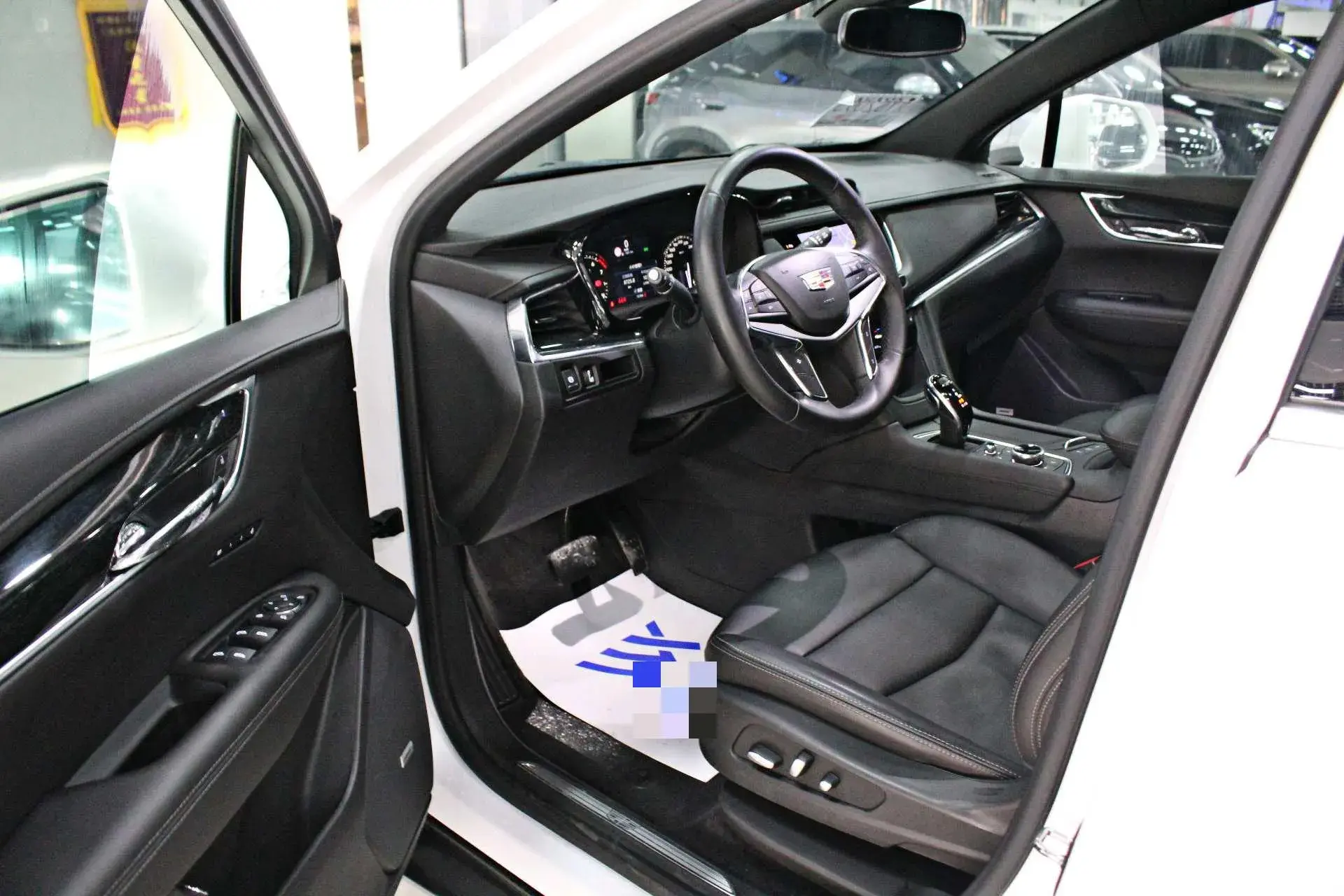 2020 CADILLAC XT5 thumbnail 3