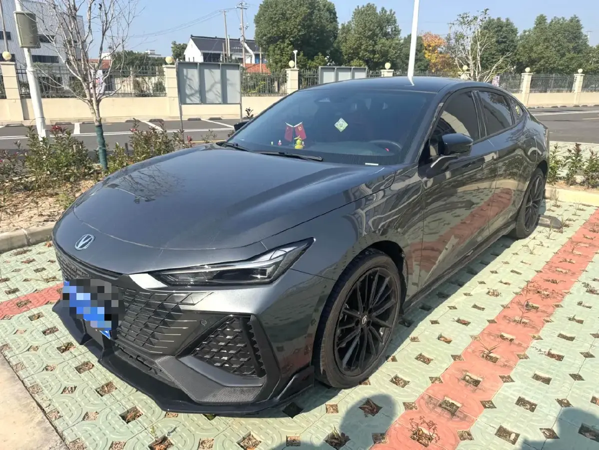 2024 ChangAn UNI-V 2.0T 233HP L4 8AT