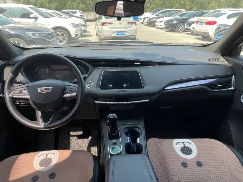 2021 CADILLAC XT4 thumbnail 2