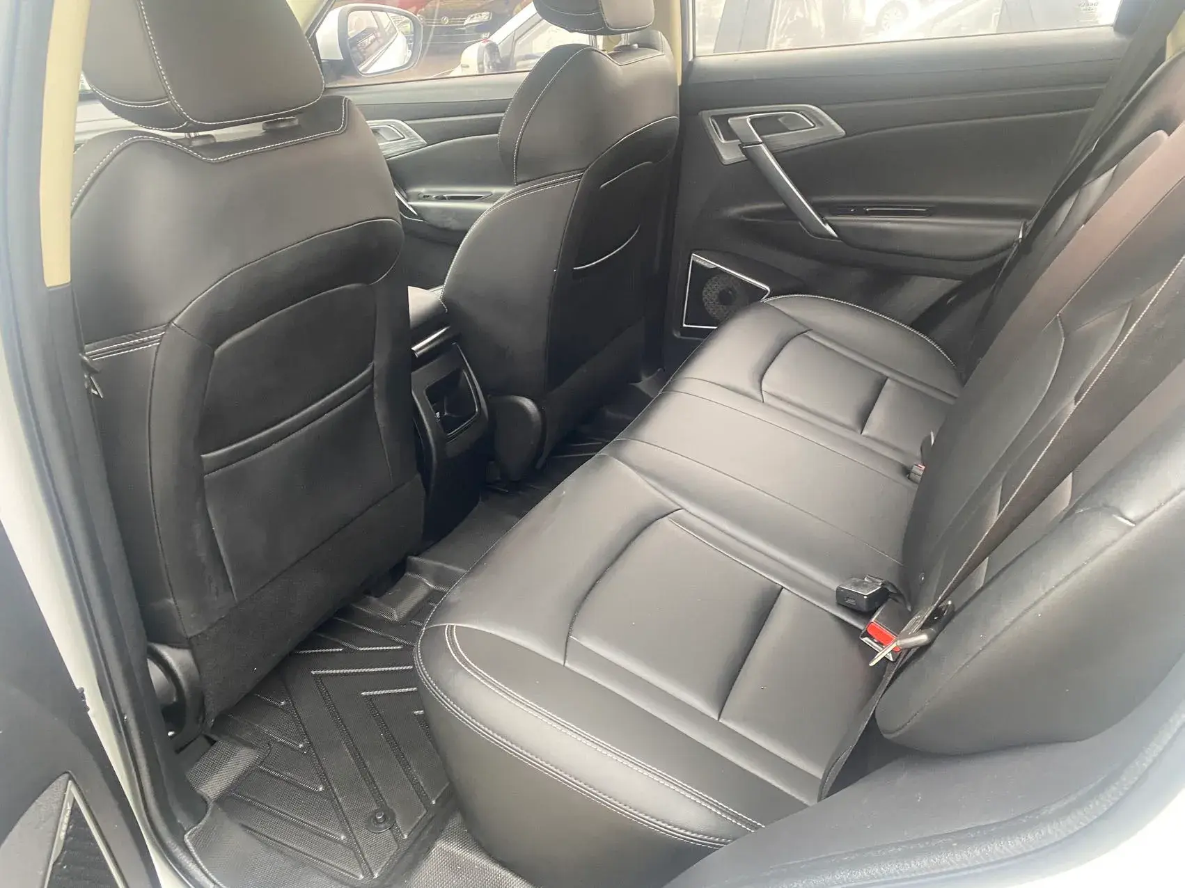 2021 GEELY AZKARRA thumbnail 4